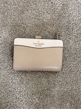 kate spade two-tone beige and cream leather compact wallet